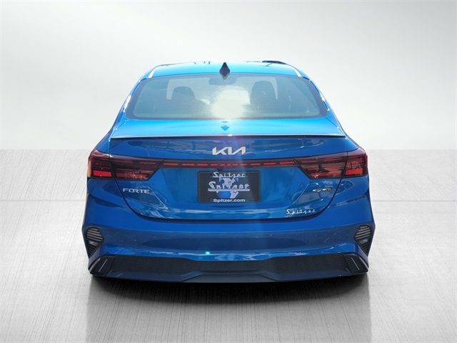 2024 Kia Forte GT-Line photo 5