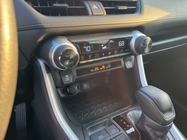 2024 Toyota RAV4 XLE photo 23