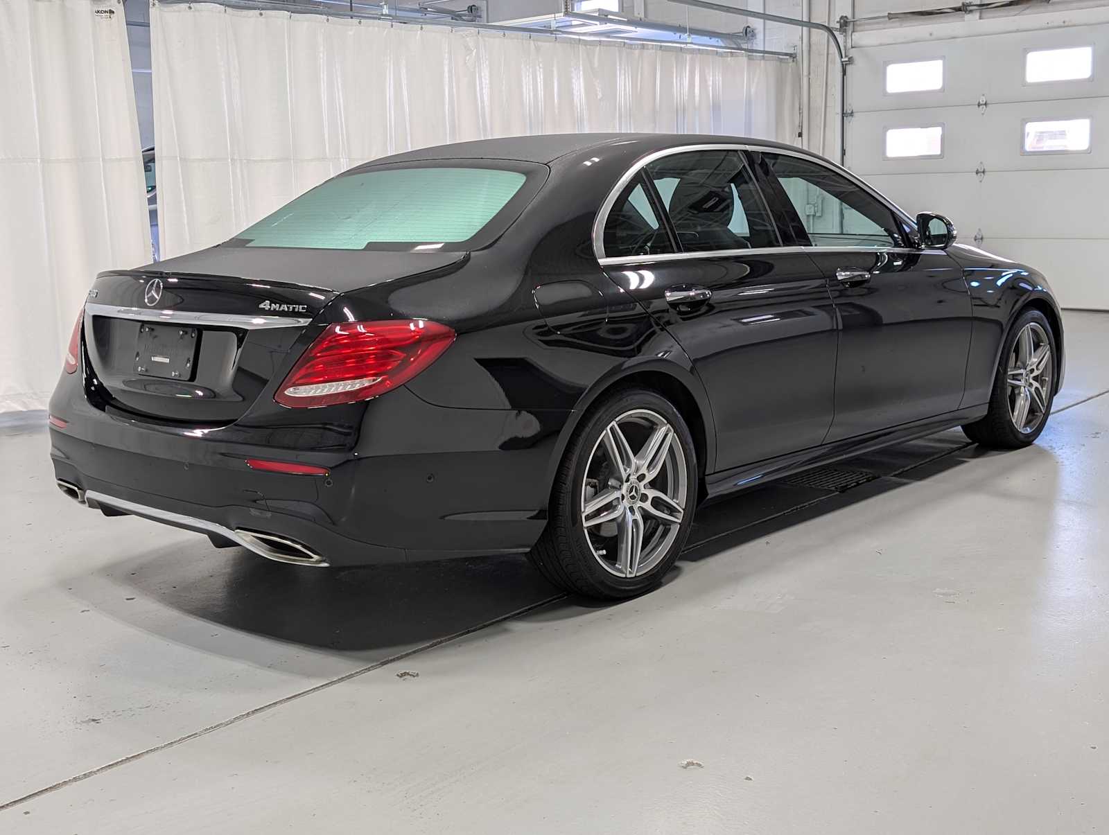 2018 Mercedes Benz E 300 4MATIC photo 2