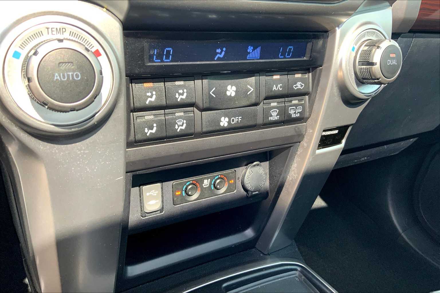 2014 Toyota 4Runner Limited photo 30