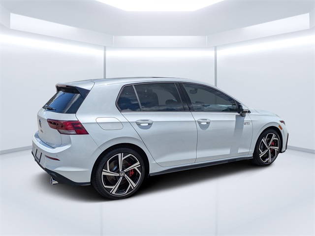 2025 Volkswagen Golf GTI SE photo 3