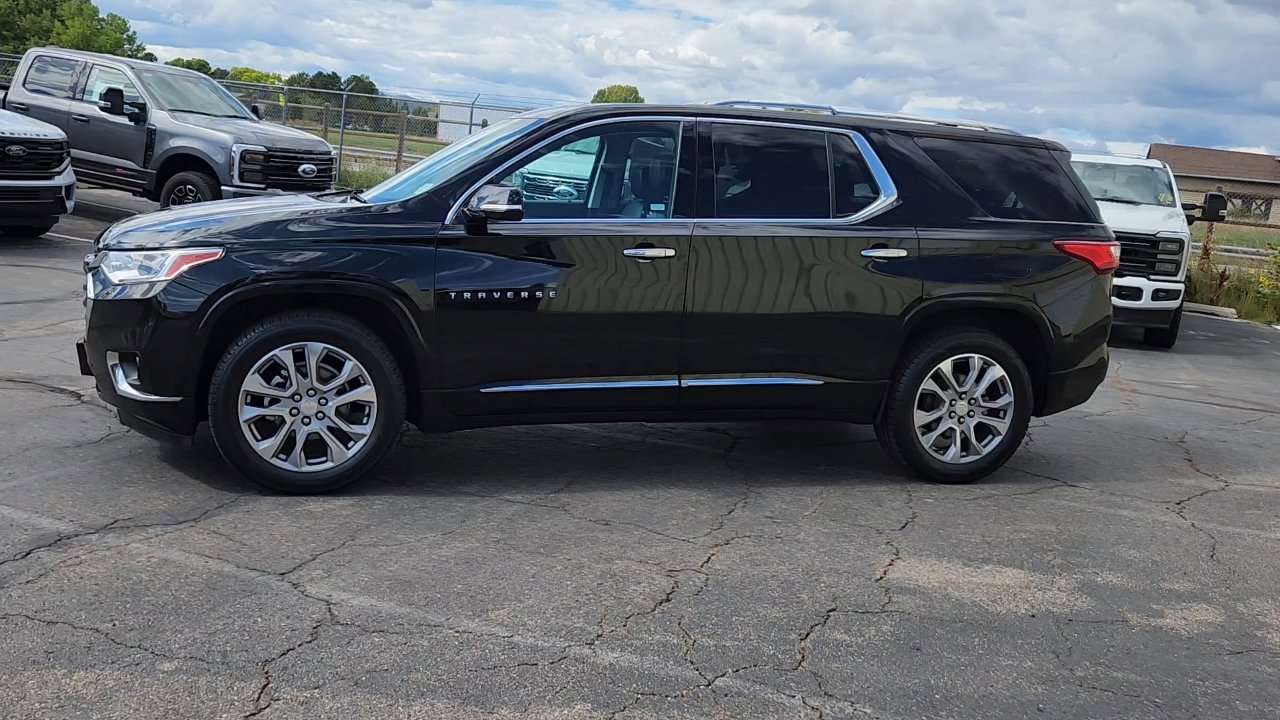 2019 Chevrolet Traverse Premier photo 2