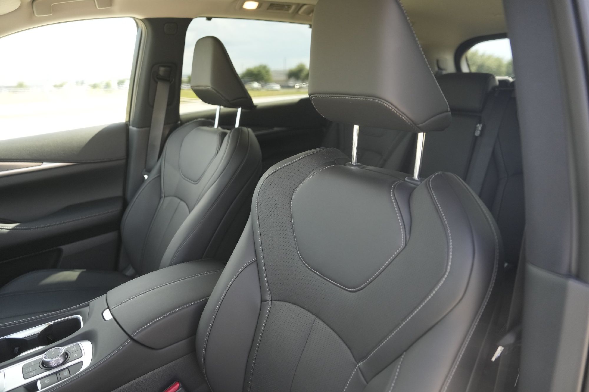 2026 Infiniti QX60 Luxe photo 6
