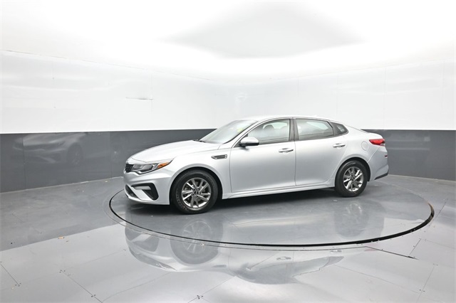 2019 Kia Optima LX photo 4