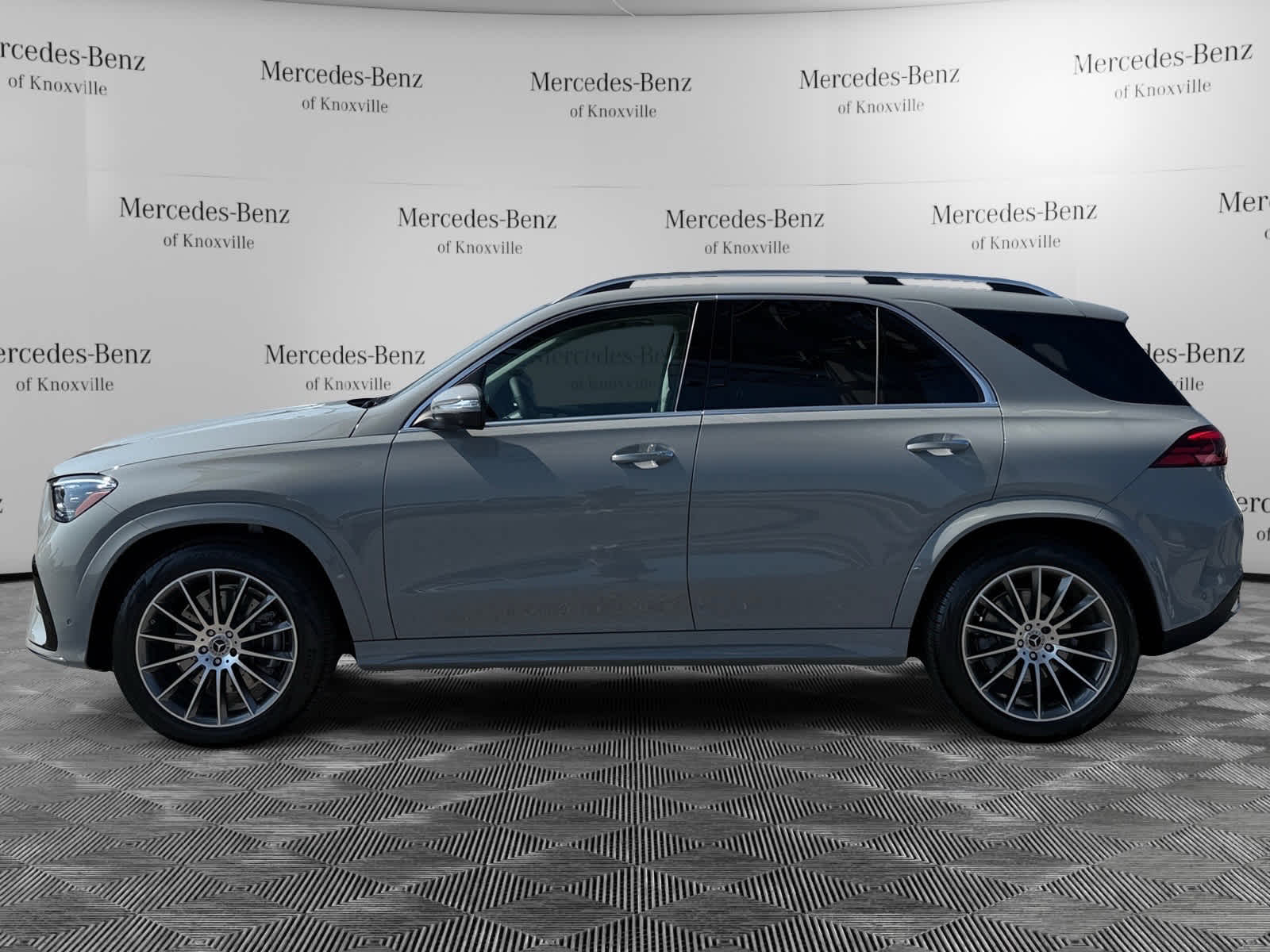 2026 Mercedes Benz GLE 450 4MATIC photo 2