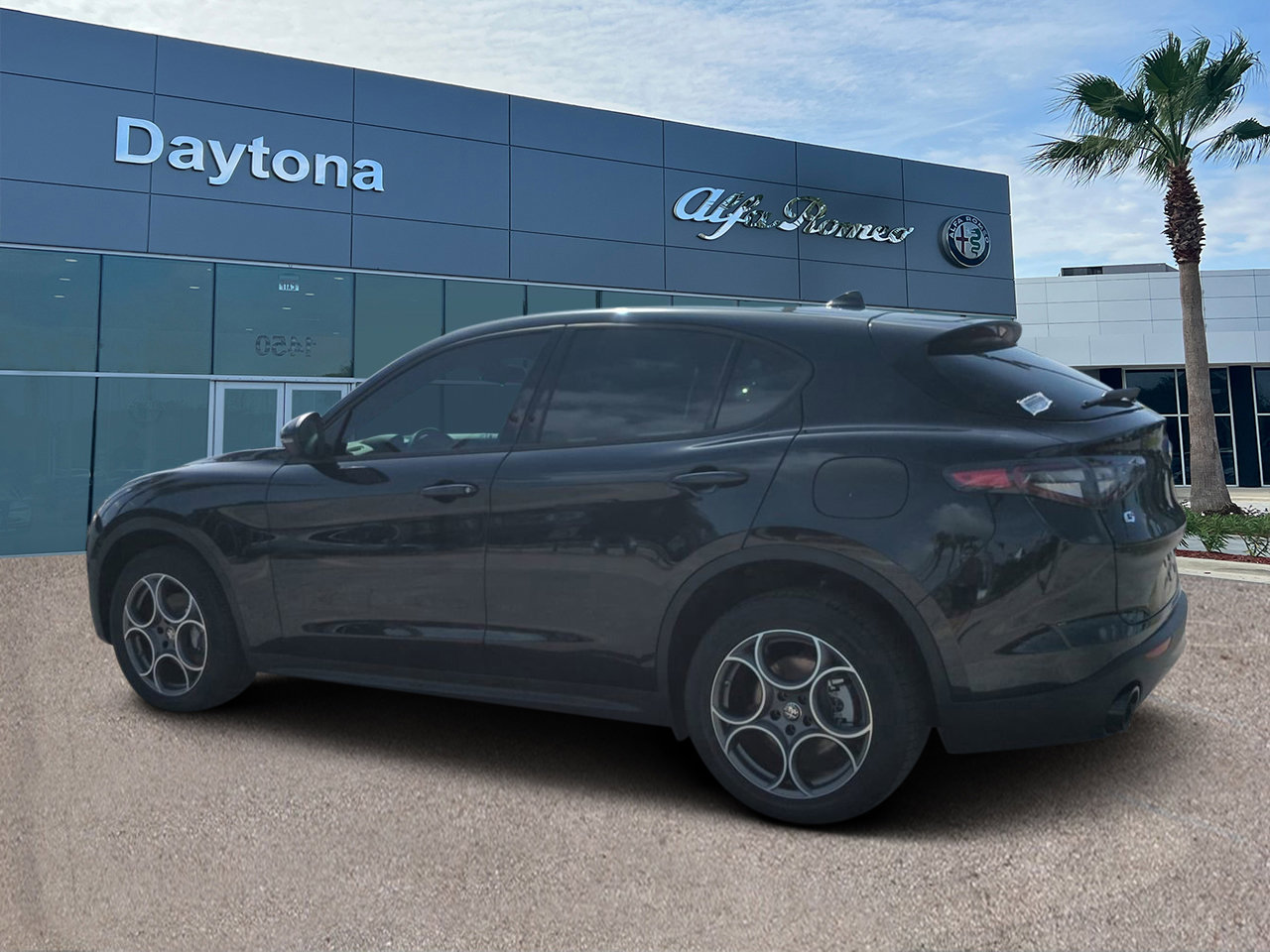 2025 Alfa Romeo Stelvio Sprint photo 3