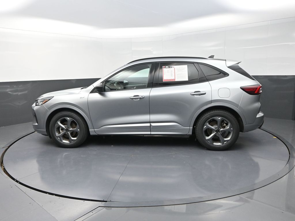 2024 Ford Escape ST-Line photo 4