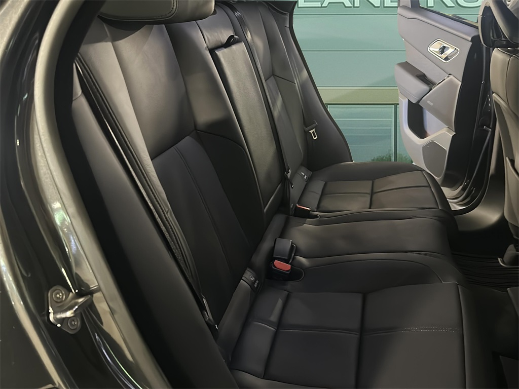 2026 Land Rover Range Rover Velar SE photo 17