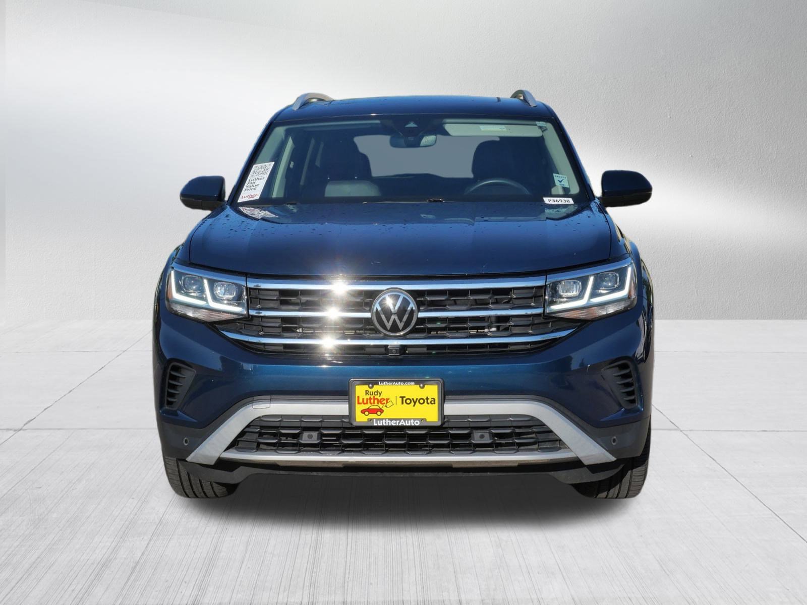 Used 2021 Volkswagen Atlas SEL Premium with VIN 1V2TR2CA1MC570210 for sale in Golden Valley, Minnesota