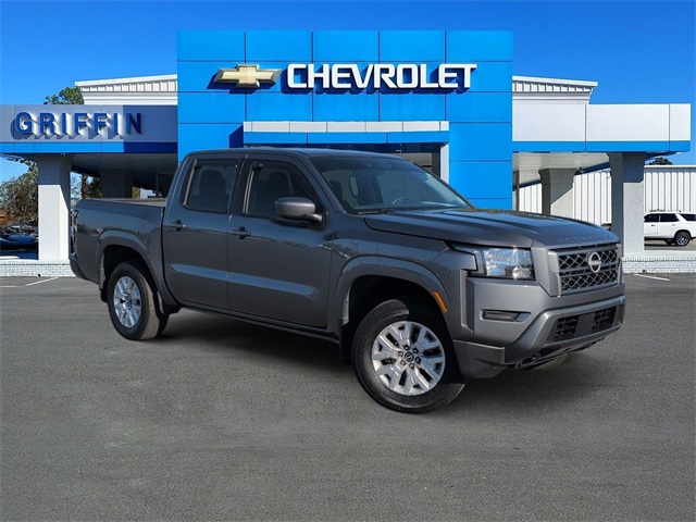 2022 Nissan Frontier SV's photo