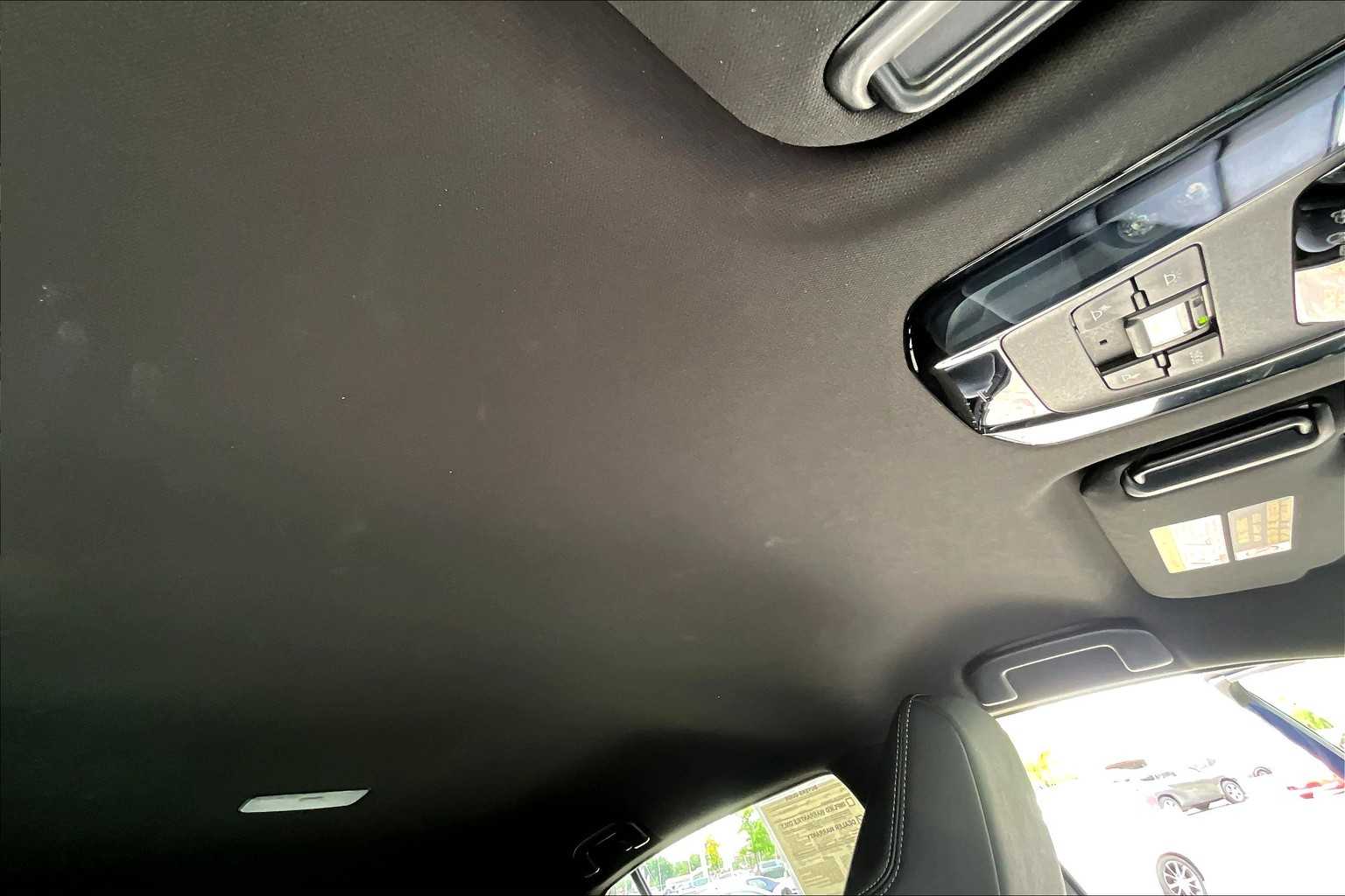 2022 Toyota Venza XLE photo 13