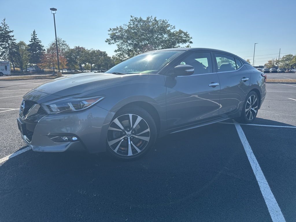 2018 Nissan Maxima SV photo 2