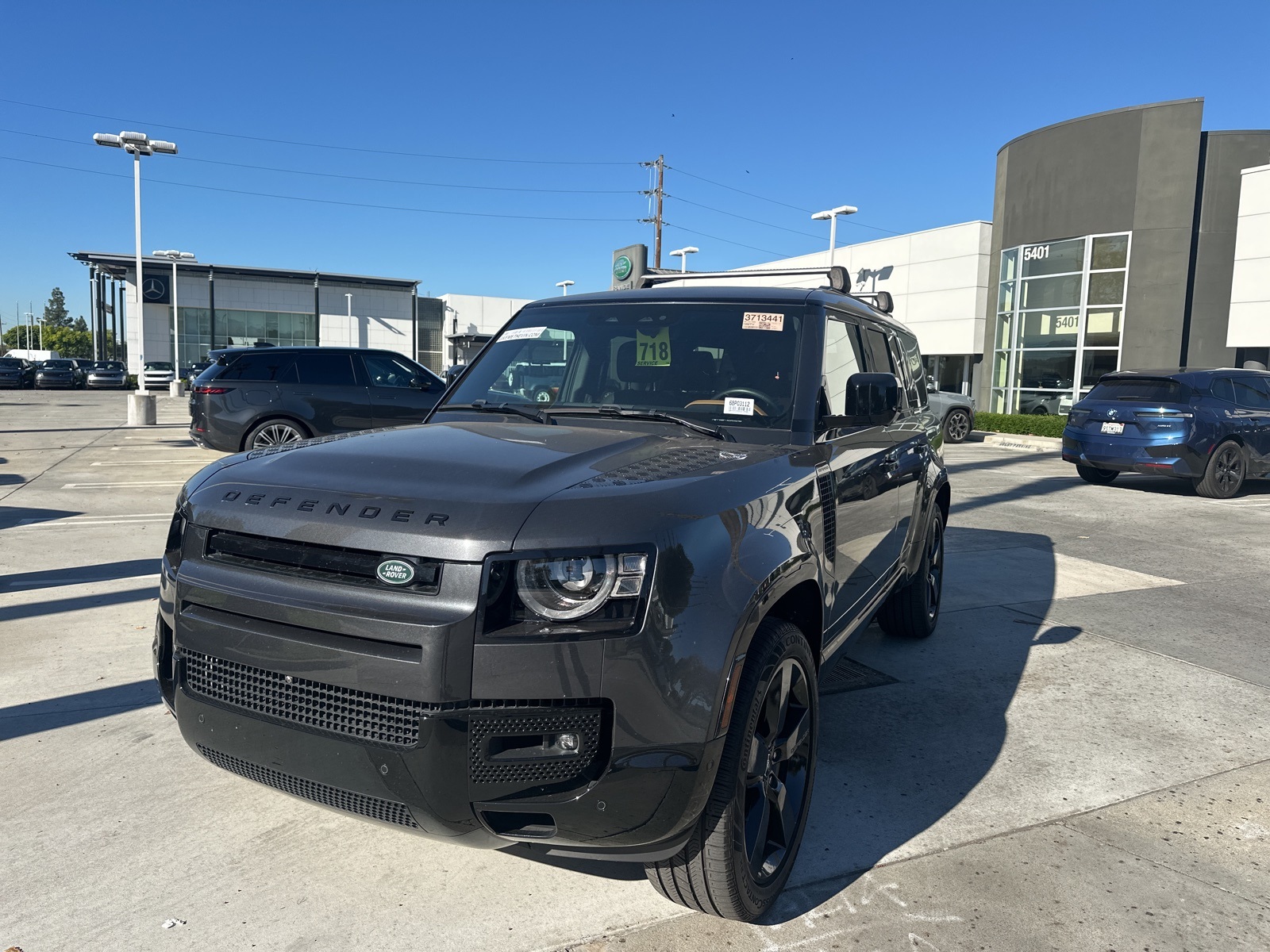 2024 Land Rover Defender X-Dynamic SE's photo