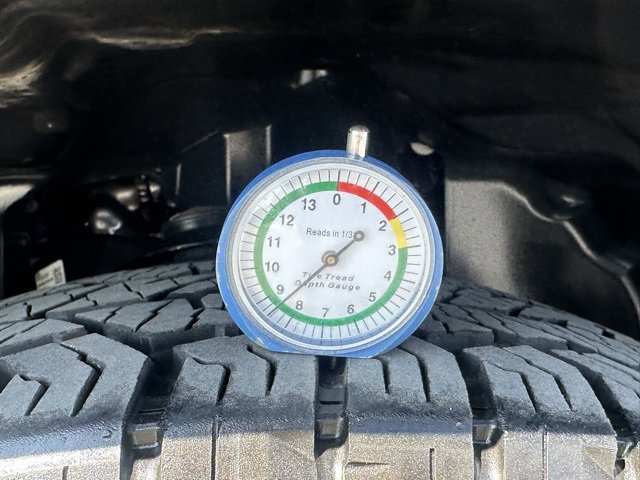 2023 Nissan Frontier PRO-4X photo 13
