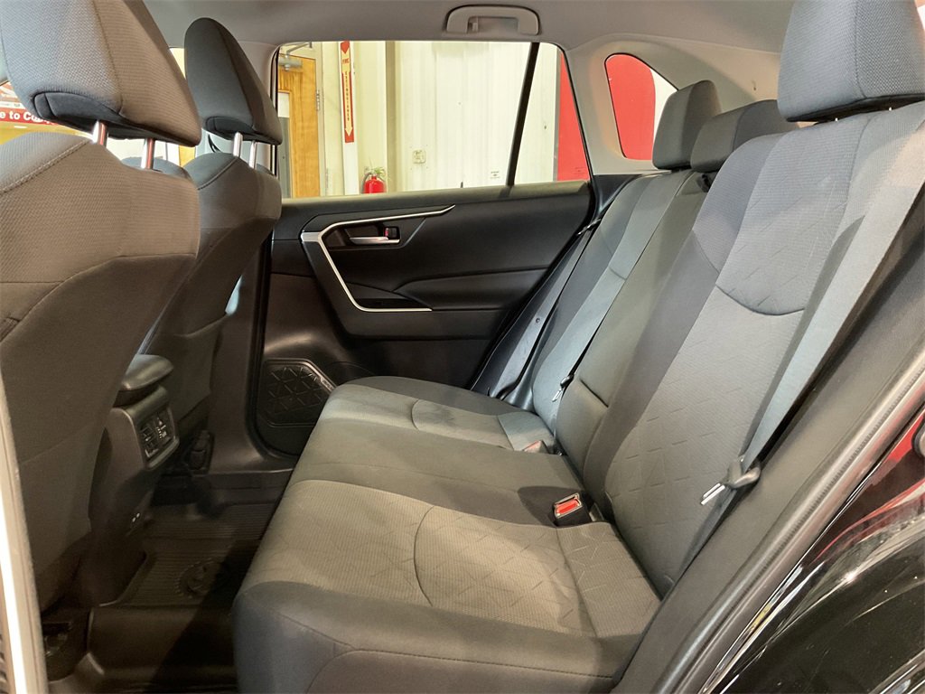 2023 Toyota RAV4 XLE photo 12