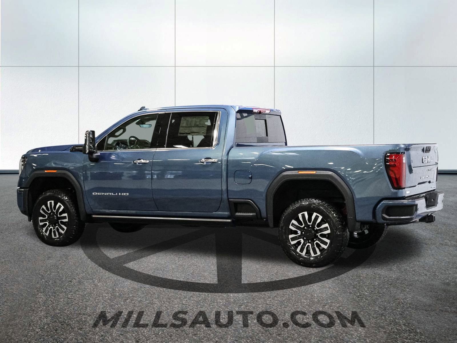 2026 Gmc Sierra 3500 HD Denali Ultimate photo 3