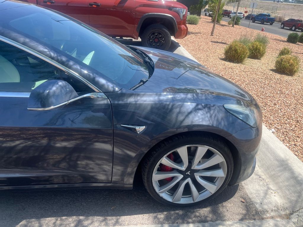 2019 Tesla Model 3 Performance photo 14
