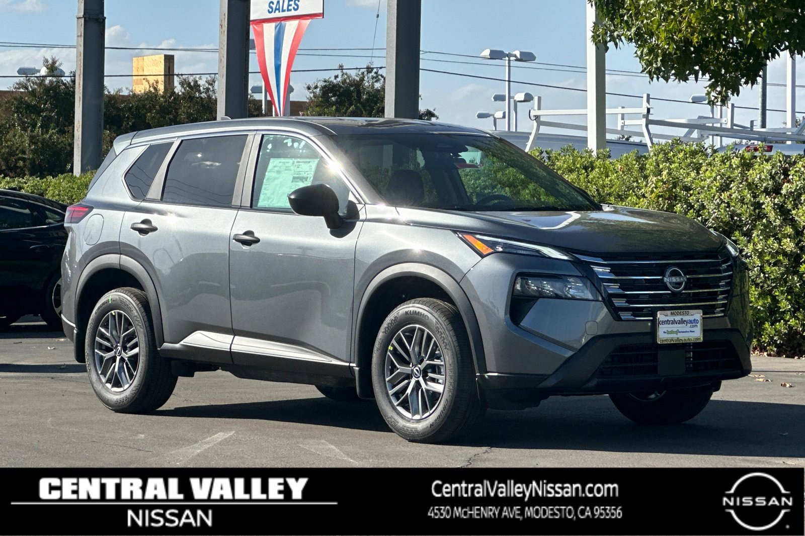 2026 Nissan Rogue S's photo