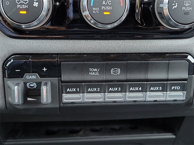2025 Ram 3500 Tradesman photo 14