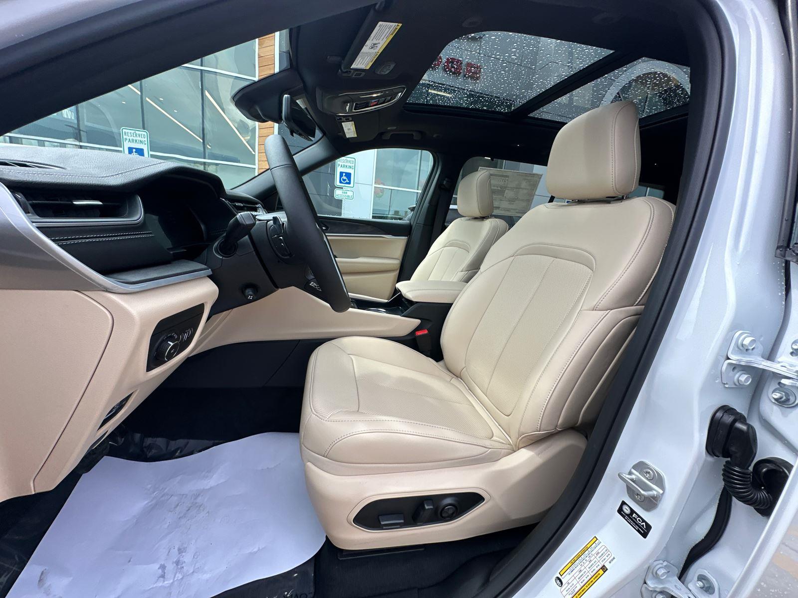 2025 Jeep Grand Cherokee Limited photo 6
