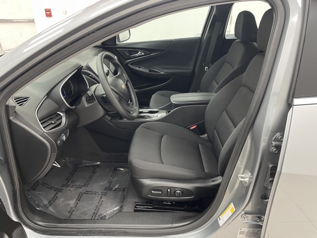2025 Chevrolet Malibu 1LT photo 8