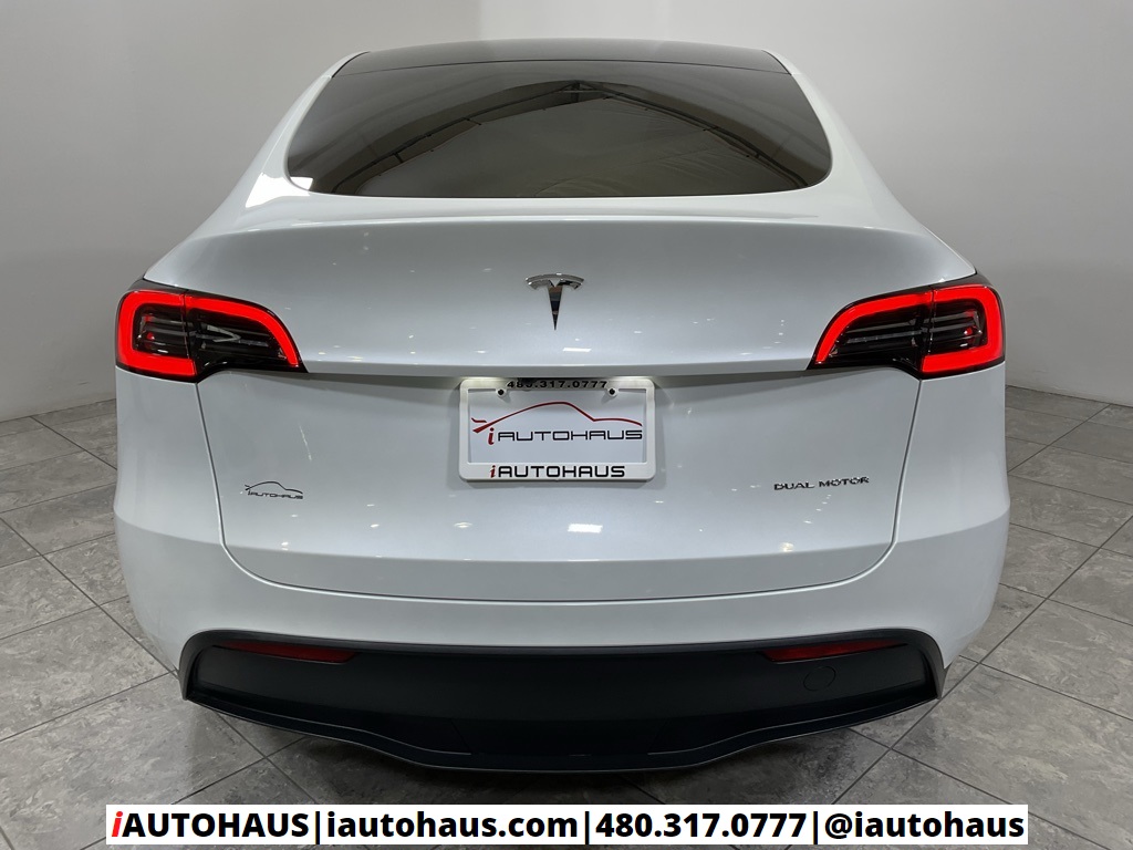 2024 Tesla Model Y Long Range photo 5