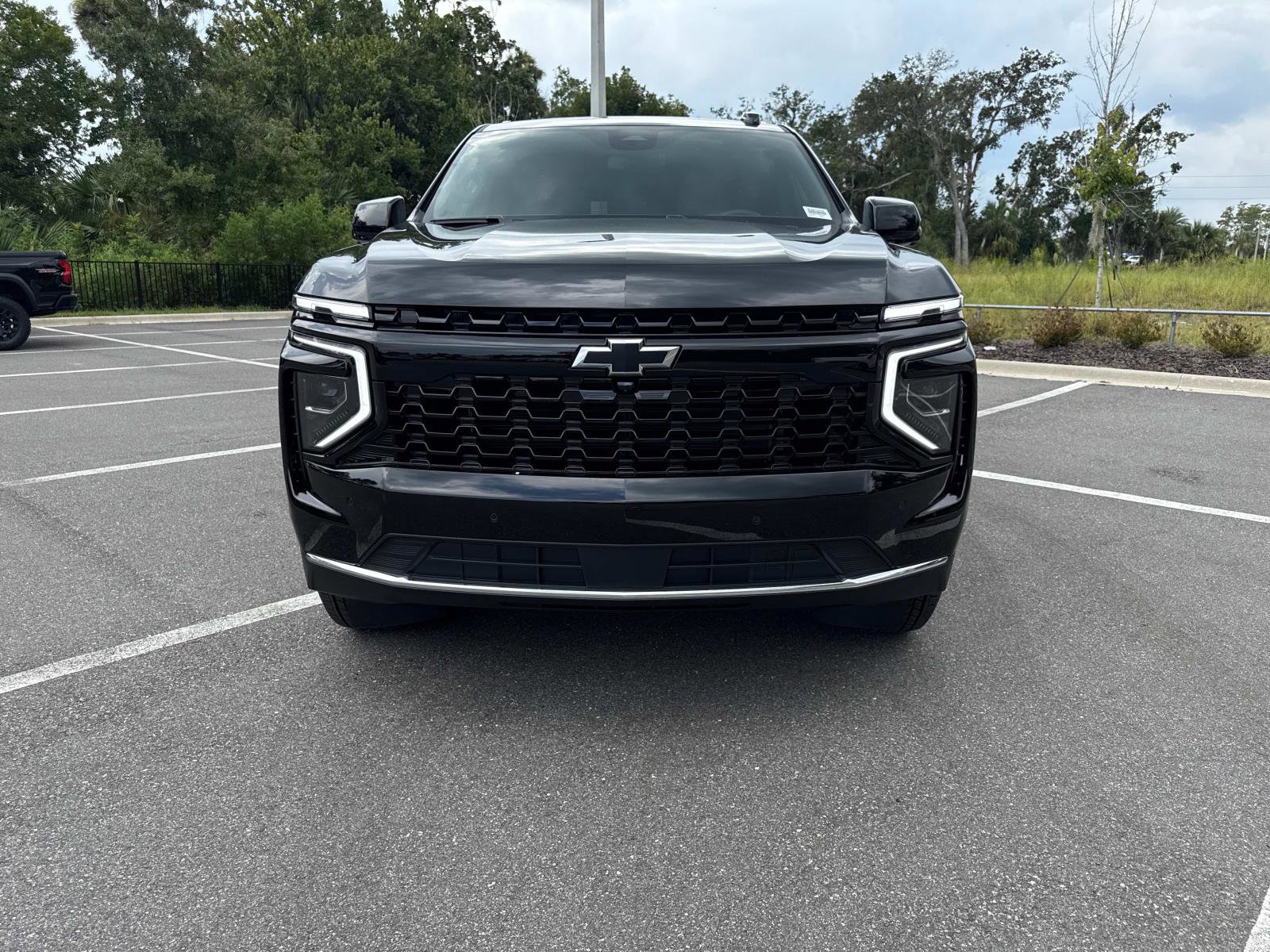 2025 Chevrolet Tahoe LS photo 4