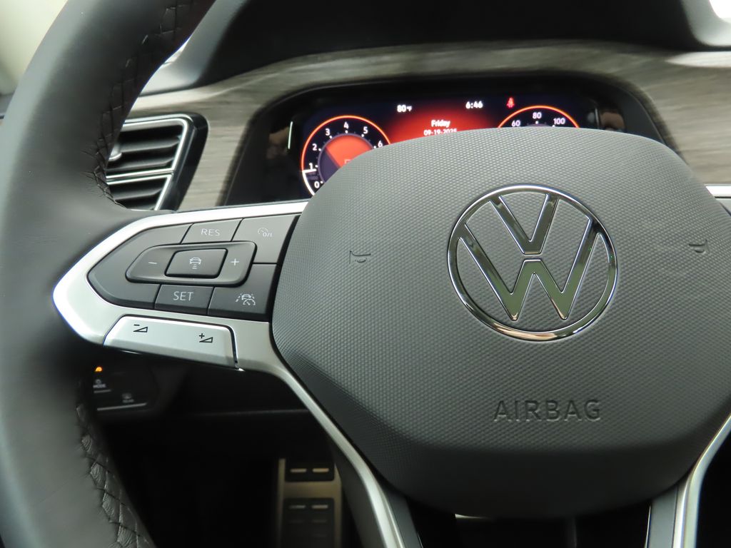 2026 Volkswagen Atlas SEL Premium R-Line photo 11