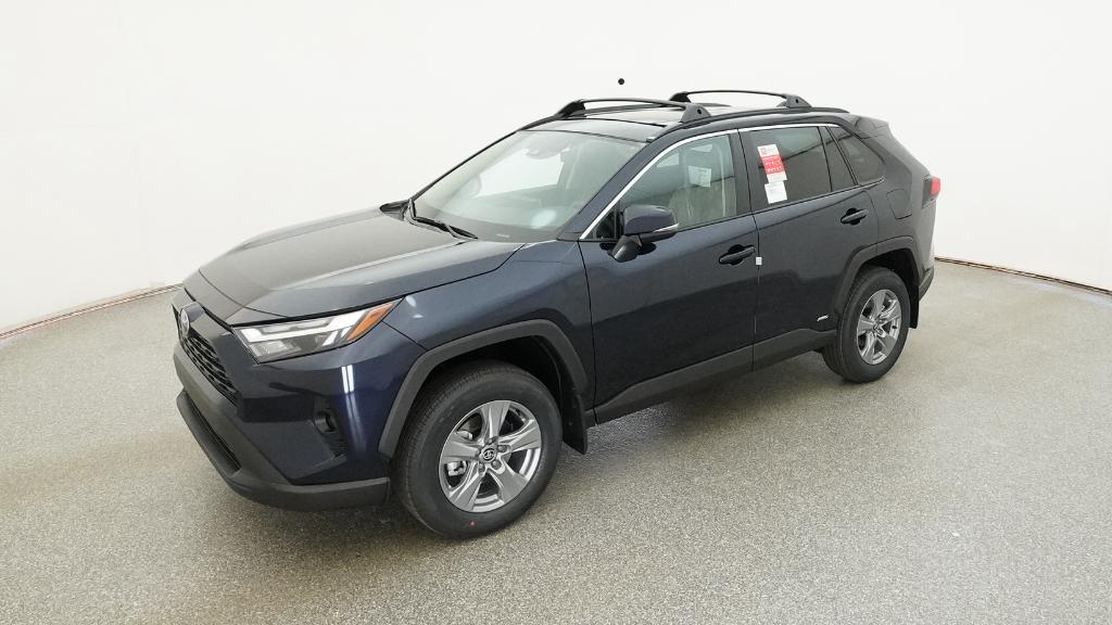 2025 Toyota RAV4 XLE's photo