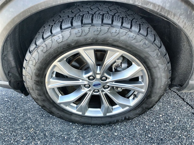 2023 Ford Explorer Limited photo 3