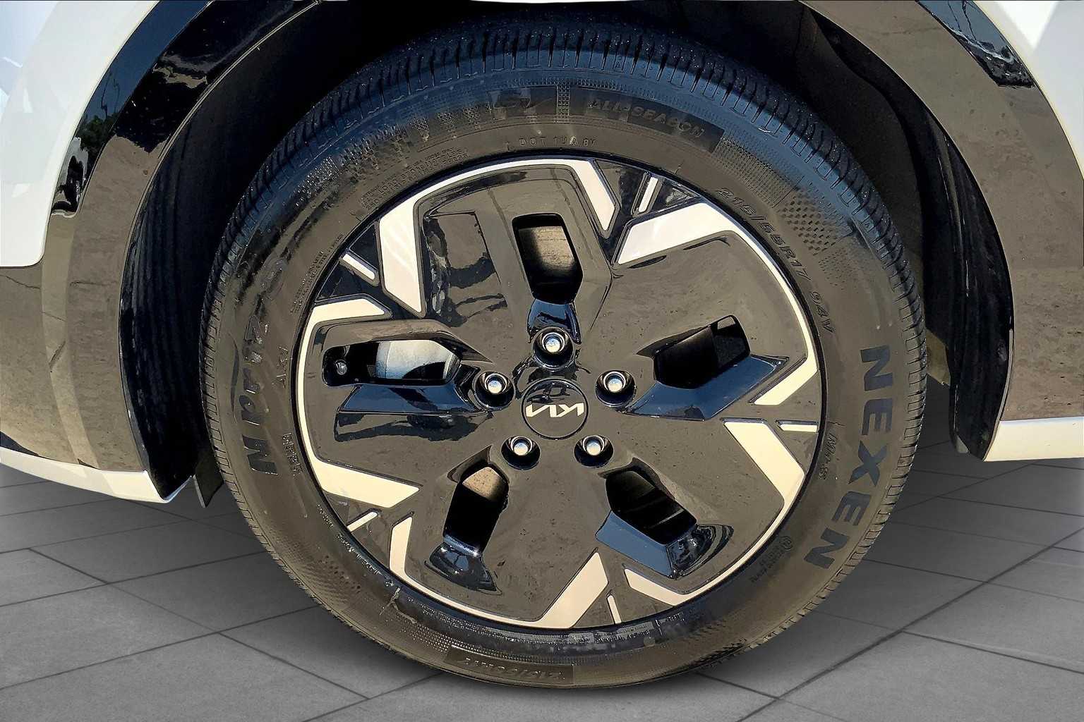 2024 Kia Niro EV Wind photo 9