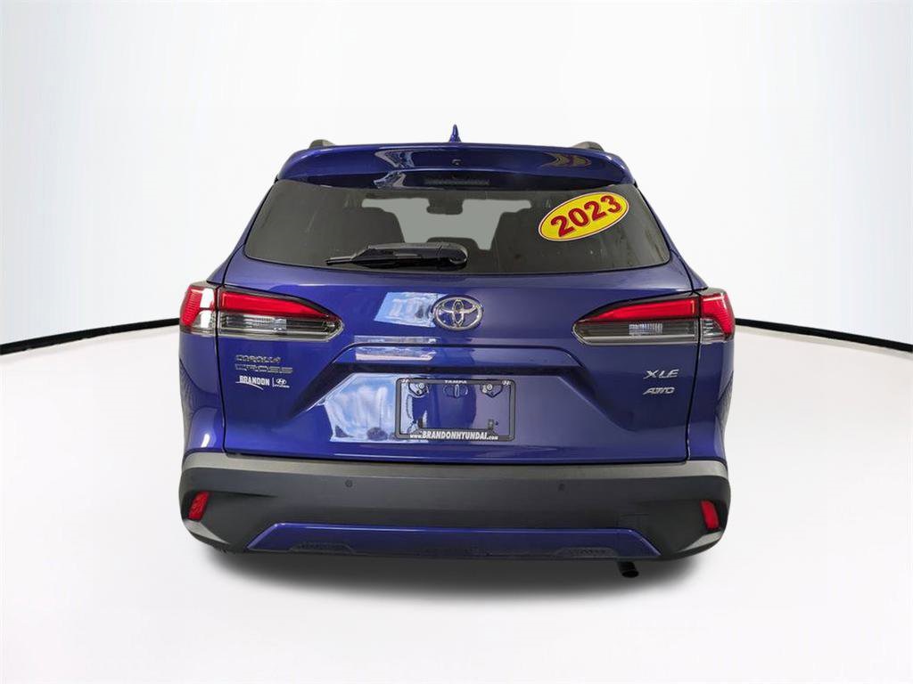 2023 Toyota Corolla Cross XLE photo 3