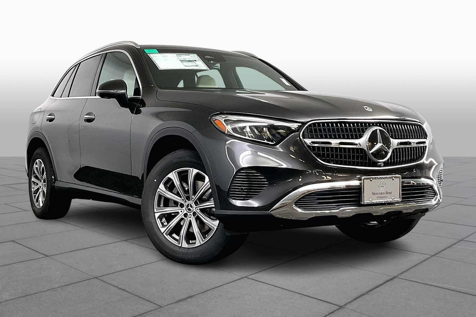 2025 Mercedes Benz GLC 300 4MATIC photo 2