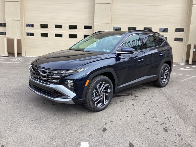 2025 Hyundai Tucson Hybrid Limited photo 2