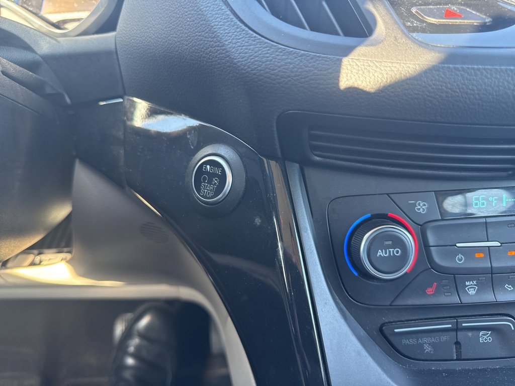 2017 Ford C-Max Hybrid Titanium photo 48