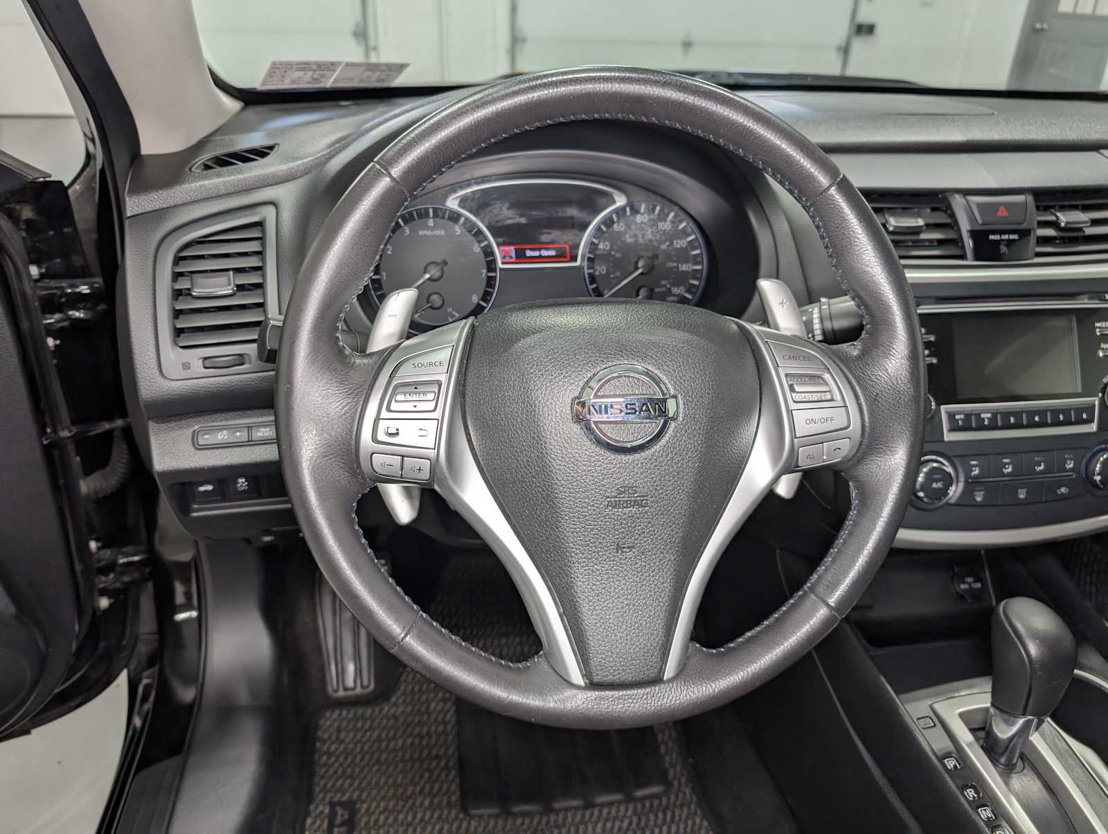 2016 Nissan Altima 2.5 SR photo 33