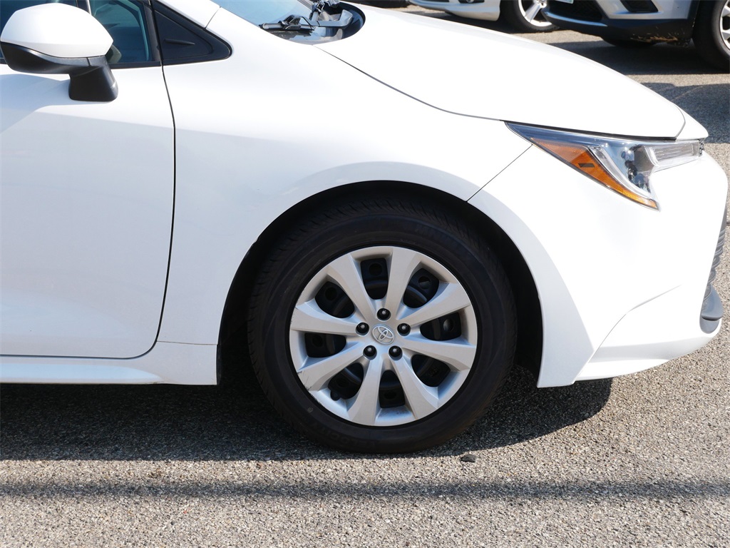 2024 Toyota Corolla LE photo 9
