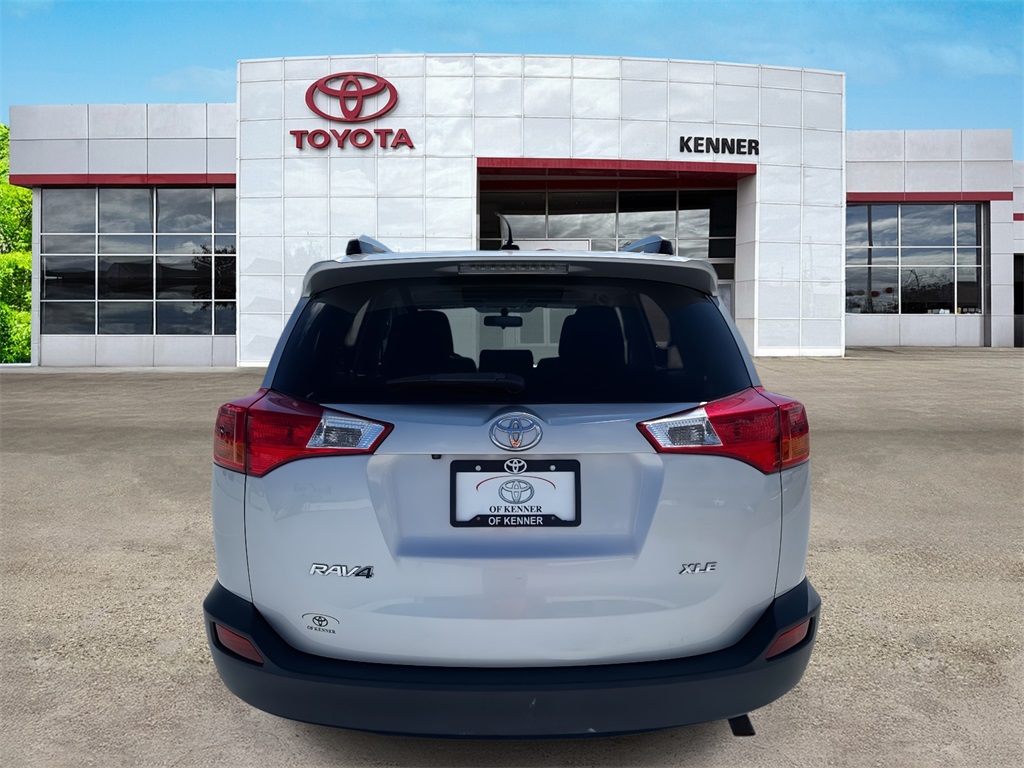 2015 Toyota RAV4 XLE photo 4