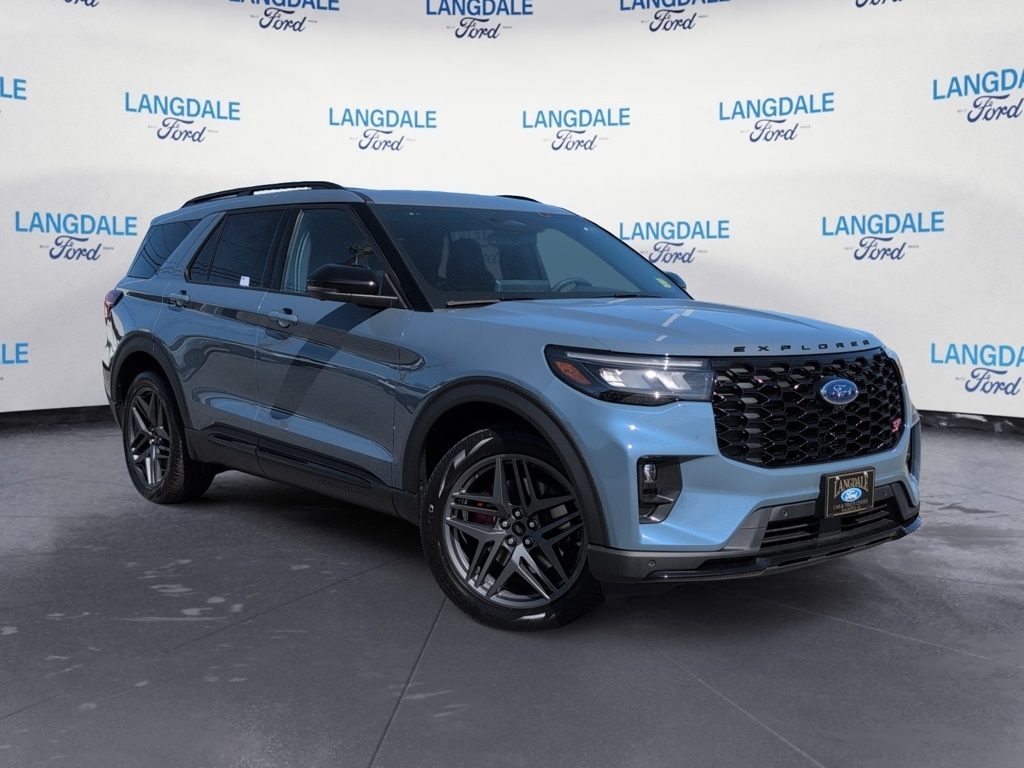 2025 Ford Explorer ST's photo
