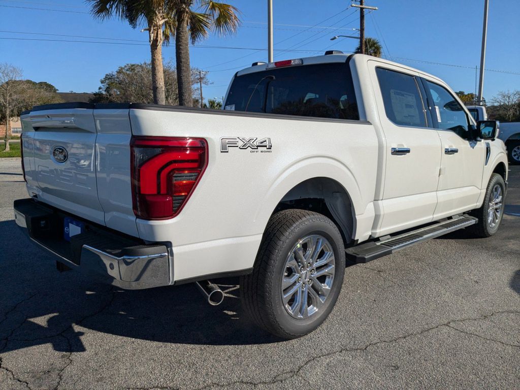 2025 Ford F-150 Lariat photo 4