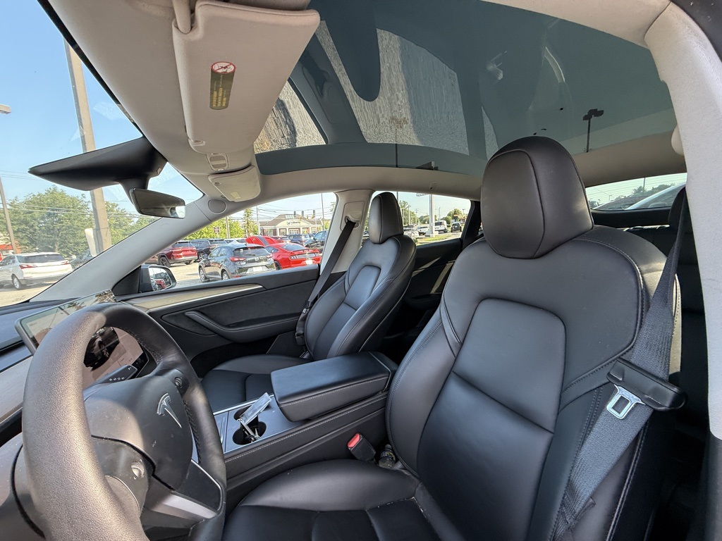 2023 Tesla Model Y Long Range photo 9