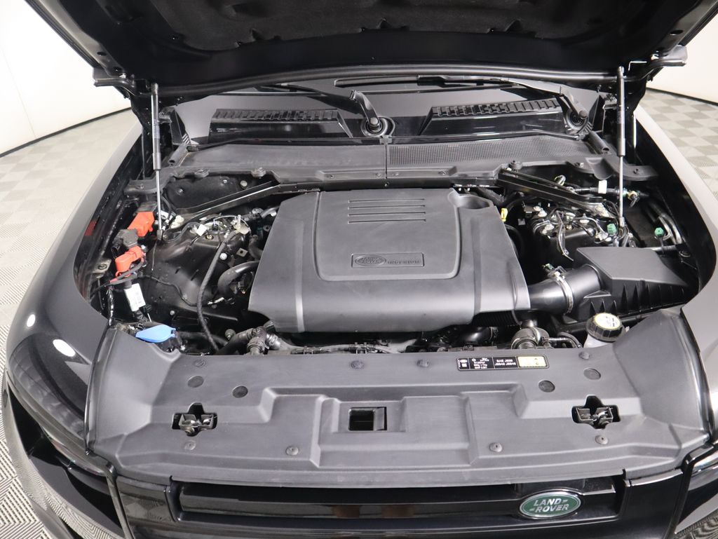 2025 Land Rover Defender 110 S photo 28