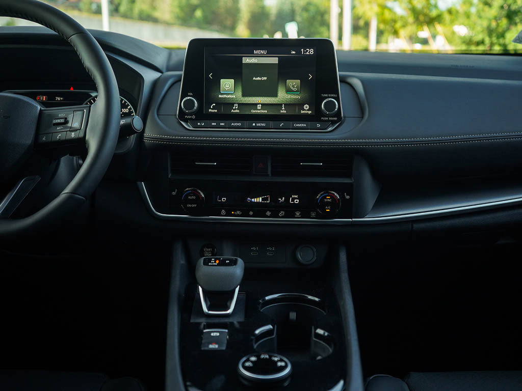 2026 Nissan Rogue SV photo 15