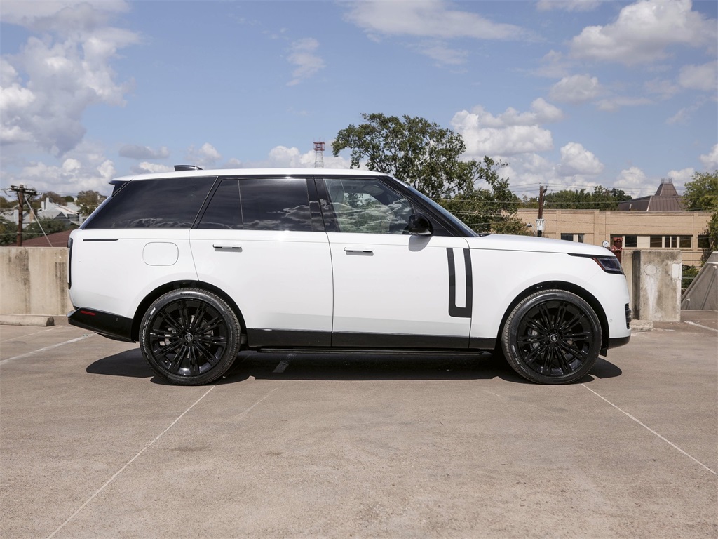 2025 Land Rover Range Rover SE photo 7