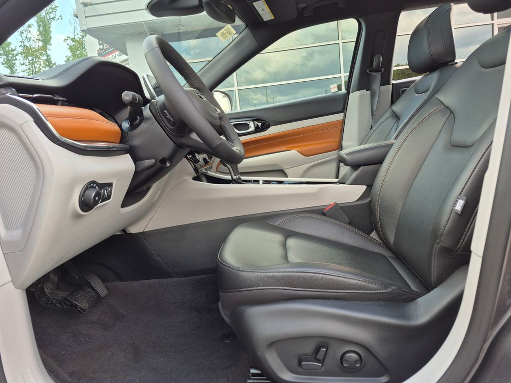 2024 Jeep Compass Limited photo 2