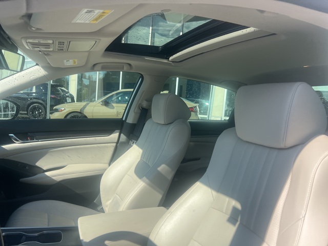 2022 Honda Accord Touring 2.0T photo 13