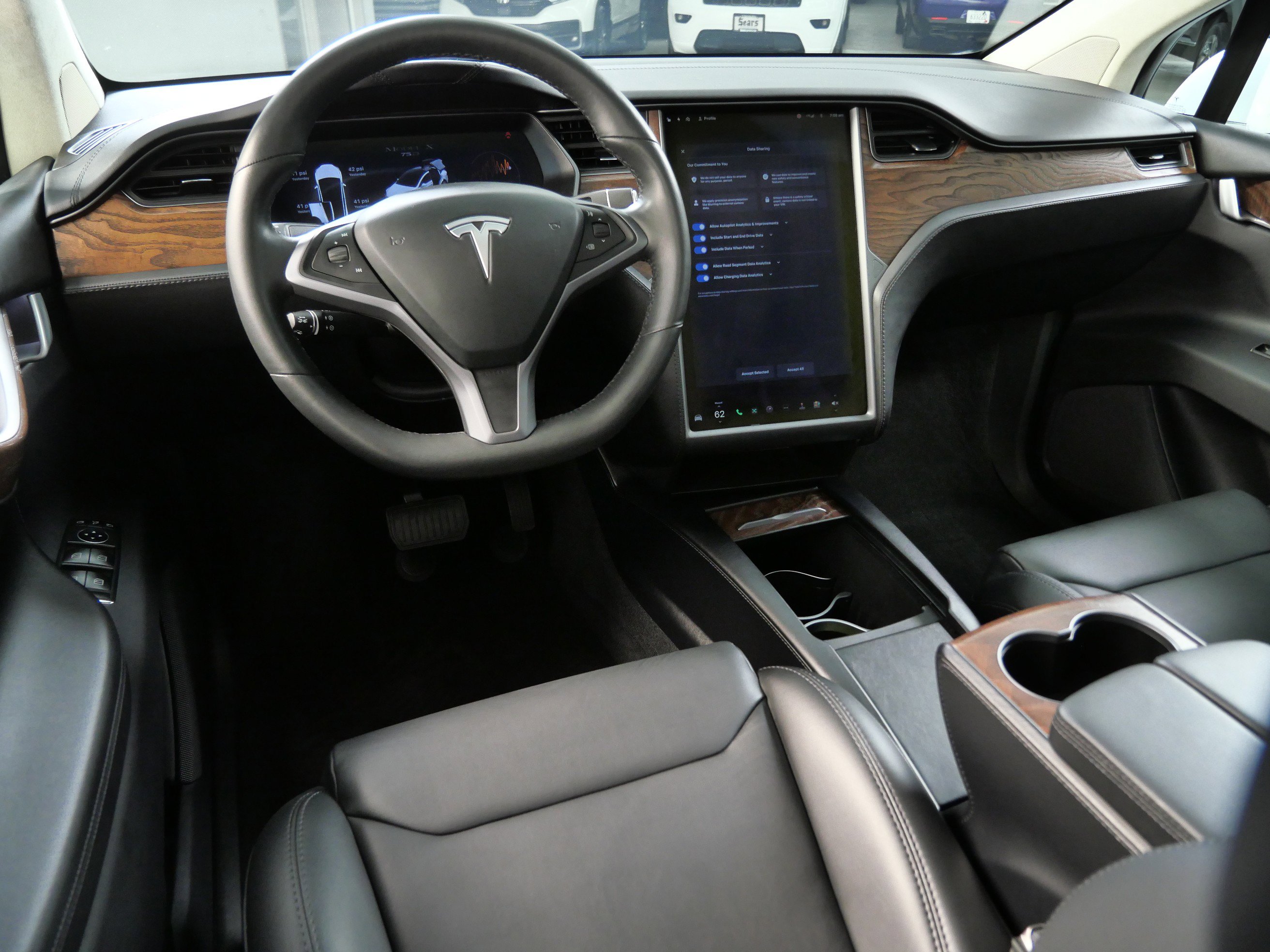 Used 2018 Tesla Model X 75D with VIN 5YJXCAE20JF133737 for sale in Minnetonka, Minnesota