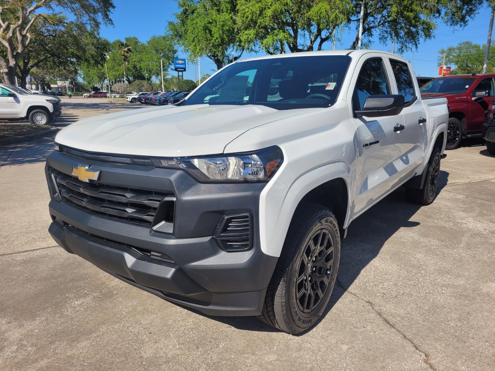 2025 Chevrolet Colorado LT photo 3