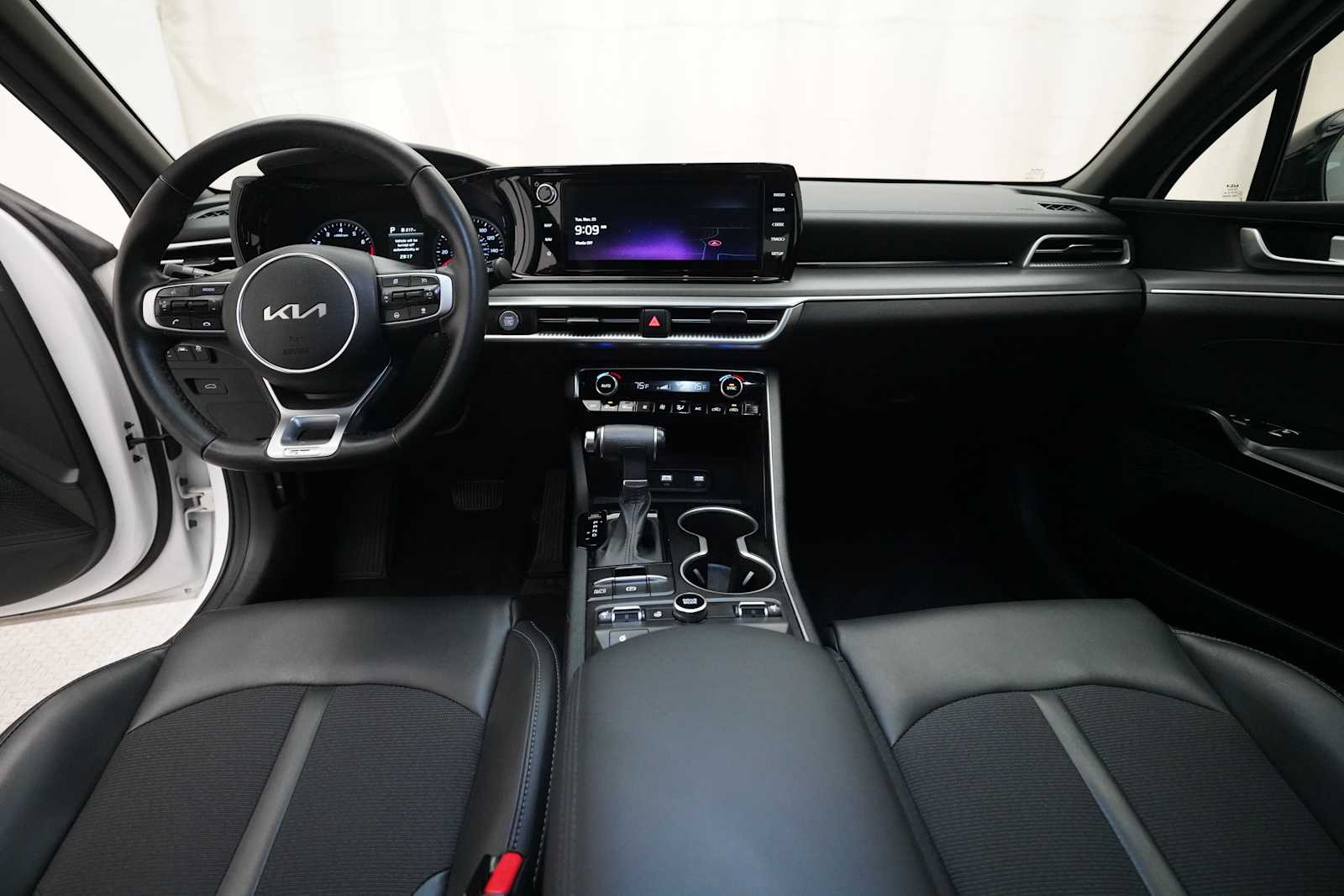 2023 Kia K5 GT-Line photo 4