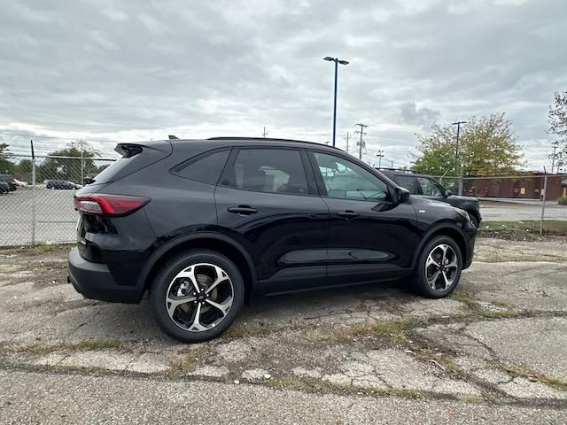 2025 Ford Escape ST-Line Select photo 15